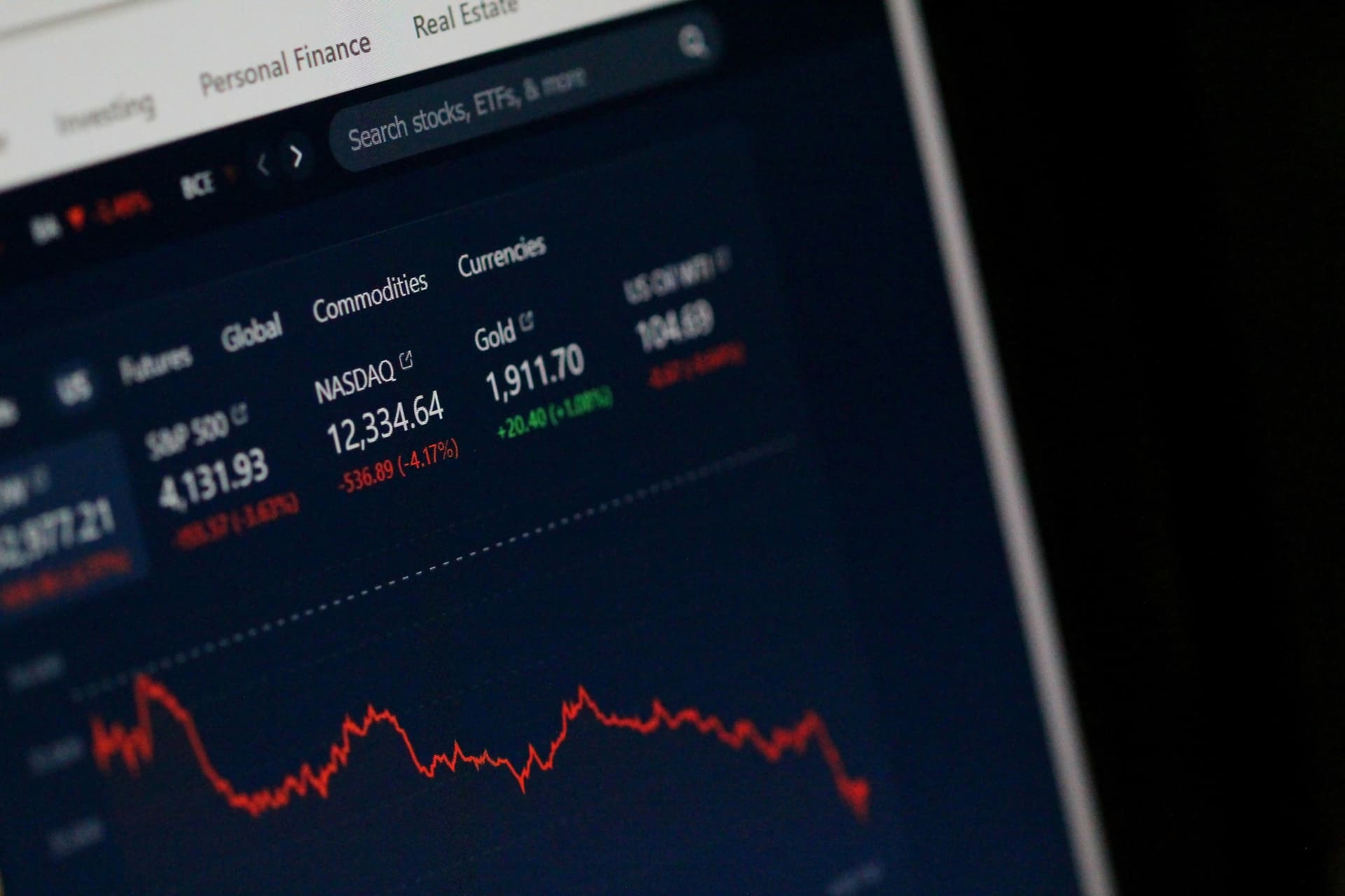Commodity market screen showing benchmark pricing data